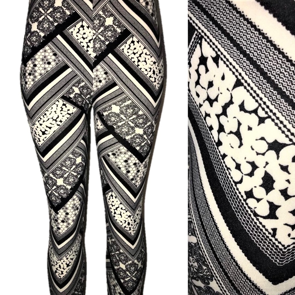 Super Soft Leggings Black & White Modern Design